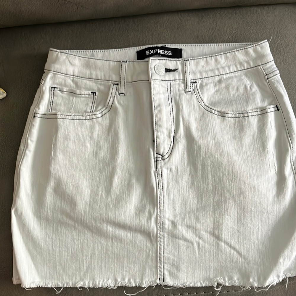 Express mini skirt white jean like new size 4